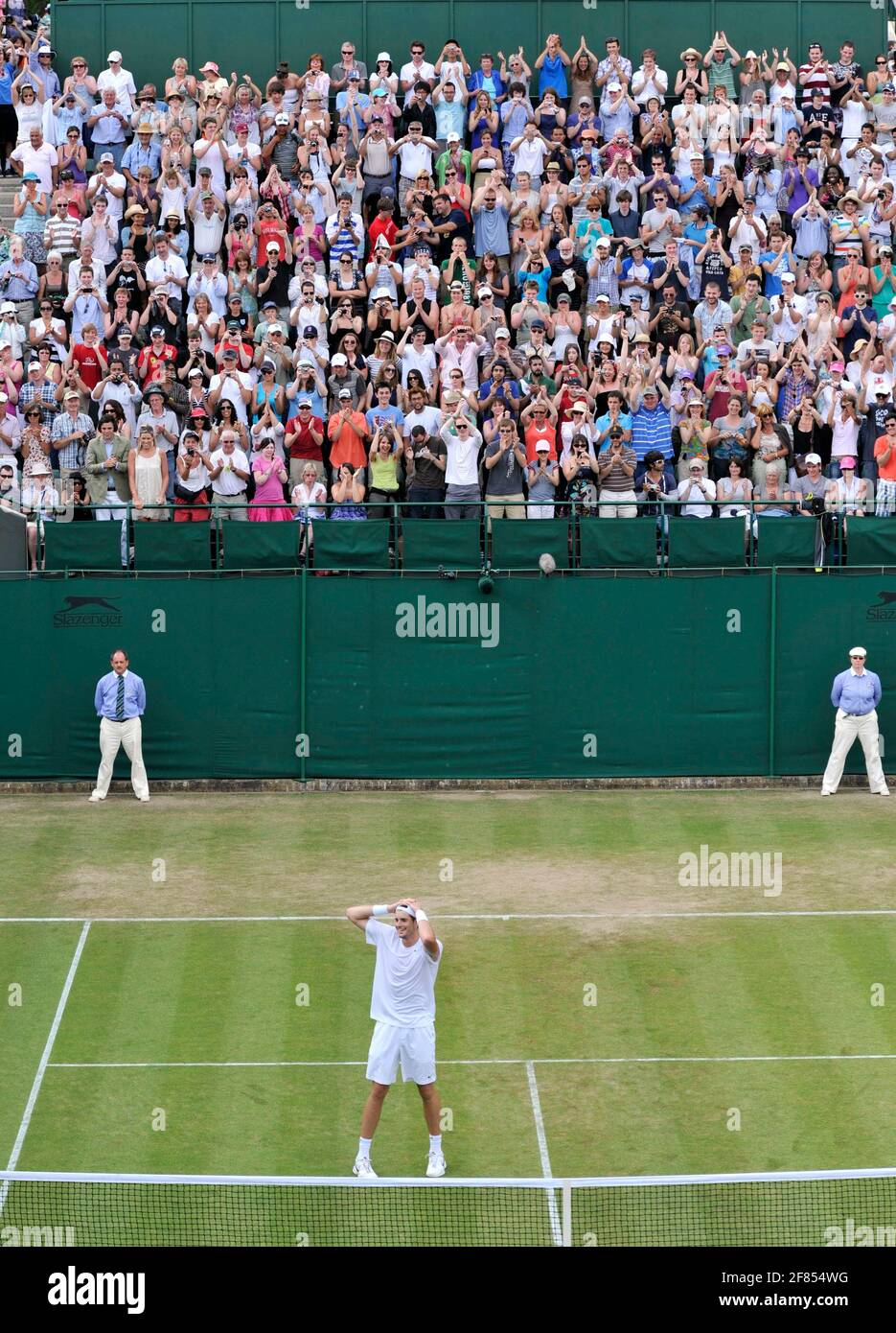 WIMBLEDON 2010. 4° giorno. 24/6/2010 NICOLAS MAHUT V JOHN ISNER, JOHN ISNER VINCE IL 70-68. IMMAGINE DAVID ASHDOWN Foto Stock