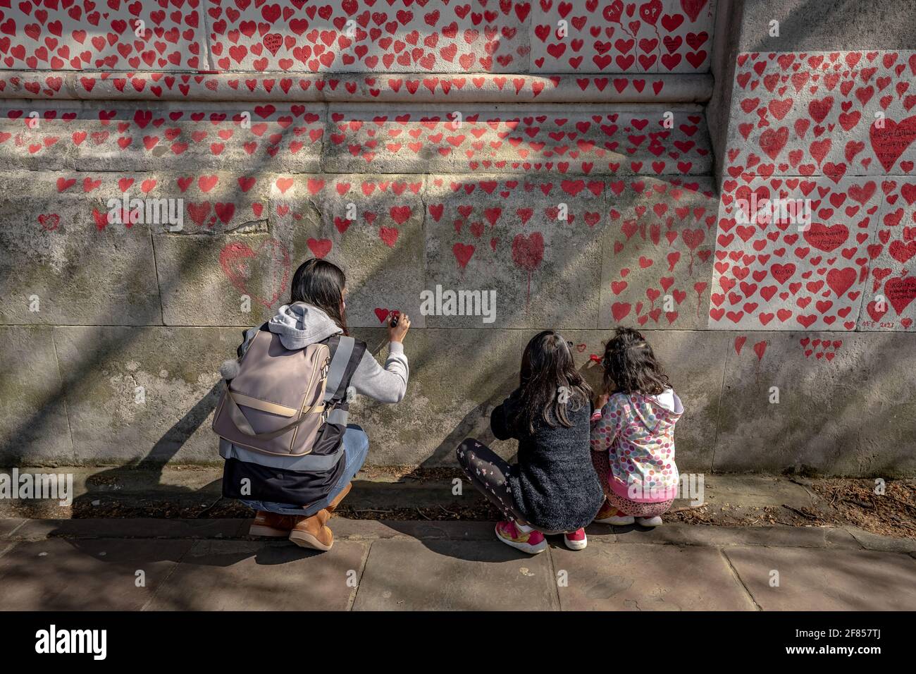 Coronavirus: National Covid Memorial Wall of Hearts, Westminster, Londra, Regno Unito. Foto Stock