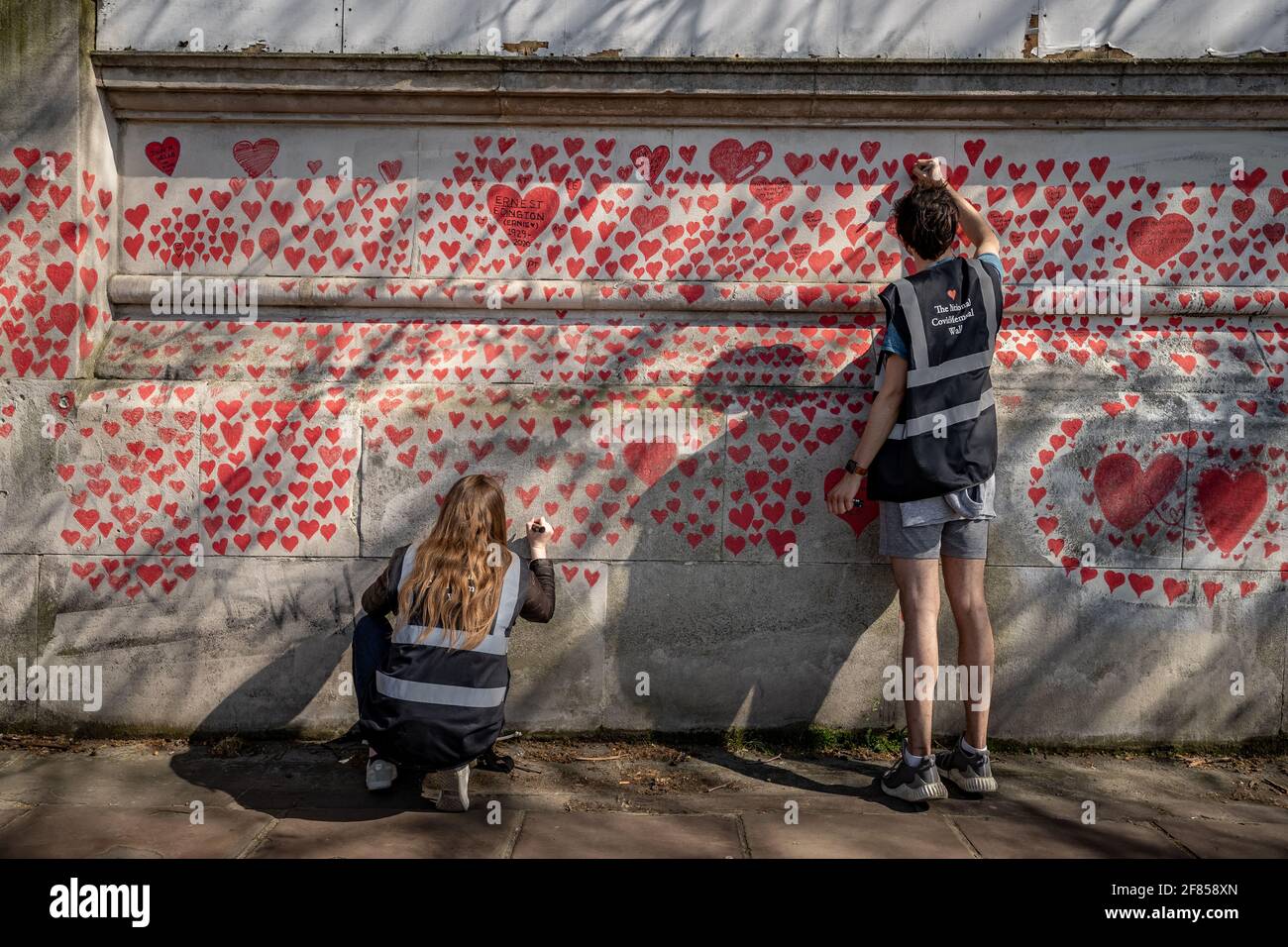 Coronavirus: National Covid Memorial Wall of Hearts, Westminster, Londra, Regno Unito. Foto Stock