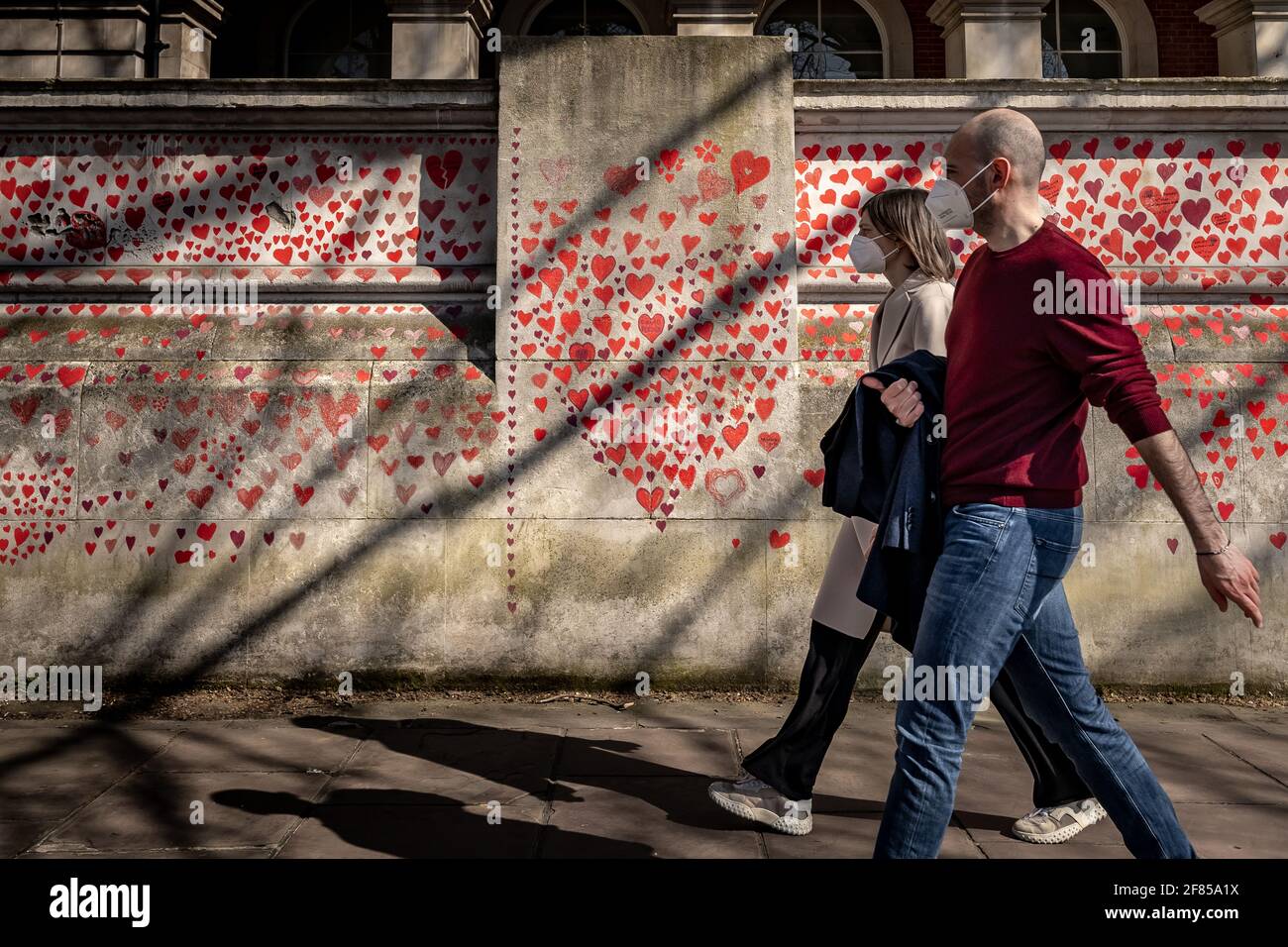 Coronavirus: National Covid Memorial Wall of Hearts, Westminster, Londra, Regno Unito. Foto Stock