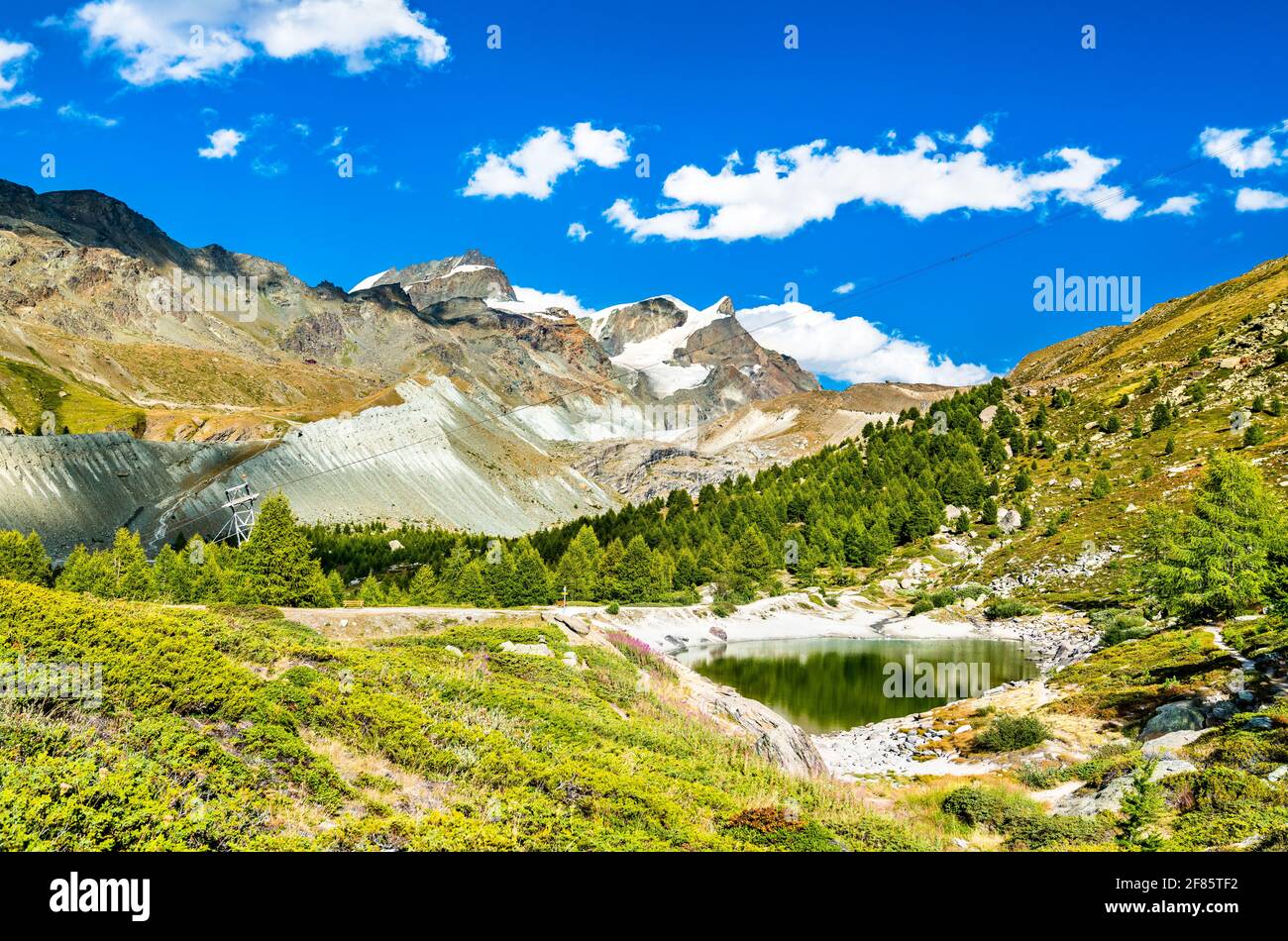 Lago Grunsee vicino a Zermatt in Svizzera Foto Stock