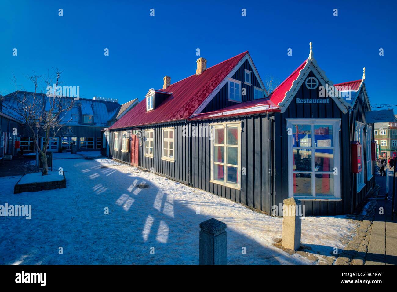 Anche se gli islandesi amano gli hamburger e il caffè (Reykjavik ha una grande scelta di caffè e hamburger giunti), McDonalds e Starbucks non funzionano io Foto Stock