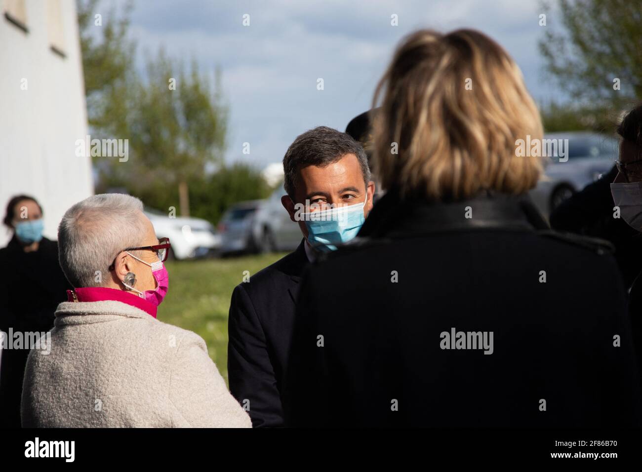 Rennes, Francia. 11 Apr 2021. Il Ministro degli interni francese Gerald Darmanin visita a Rennes, nella Francia occidentale, domenica 11 aprile 2021, dopo che le etichette islamofobiche sono state scoperte sulle pareti e sulle finestre poco prima della preghiera delle 6 del mattino. Il segretario di casa Gerald Darmanin ha reagito in un tweet, chiamando le registrazioni 'inaccettabili'. "Tutta la mia solidarietà con i musulmani del nostro Paese", ha scritto. Foto di Vincent Feuray/ABACAPRESS.COM Credit: Abaca Press/Alamy Live News Foto Stock