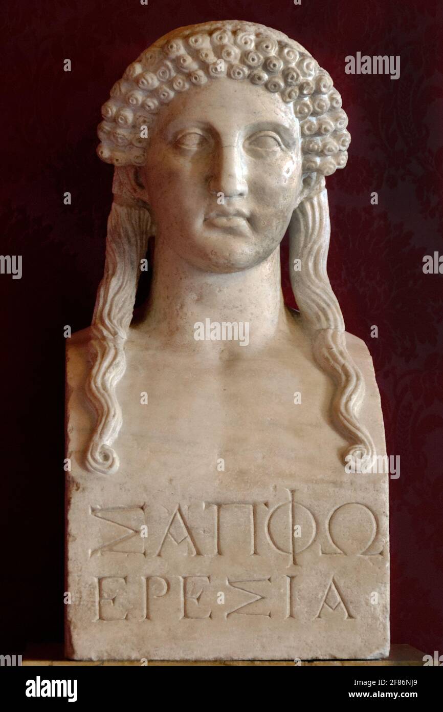 5872. Testa di marmo della poetessa greca Sappho, nata il 630 a.C. sull'isola greca di Lesbos. Foto Stock
