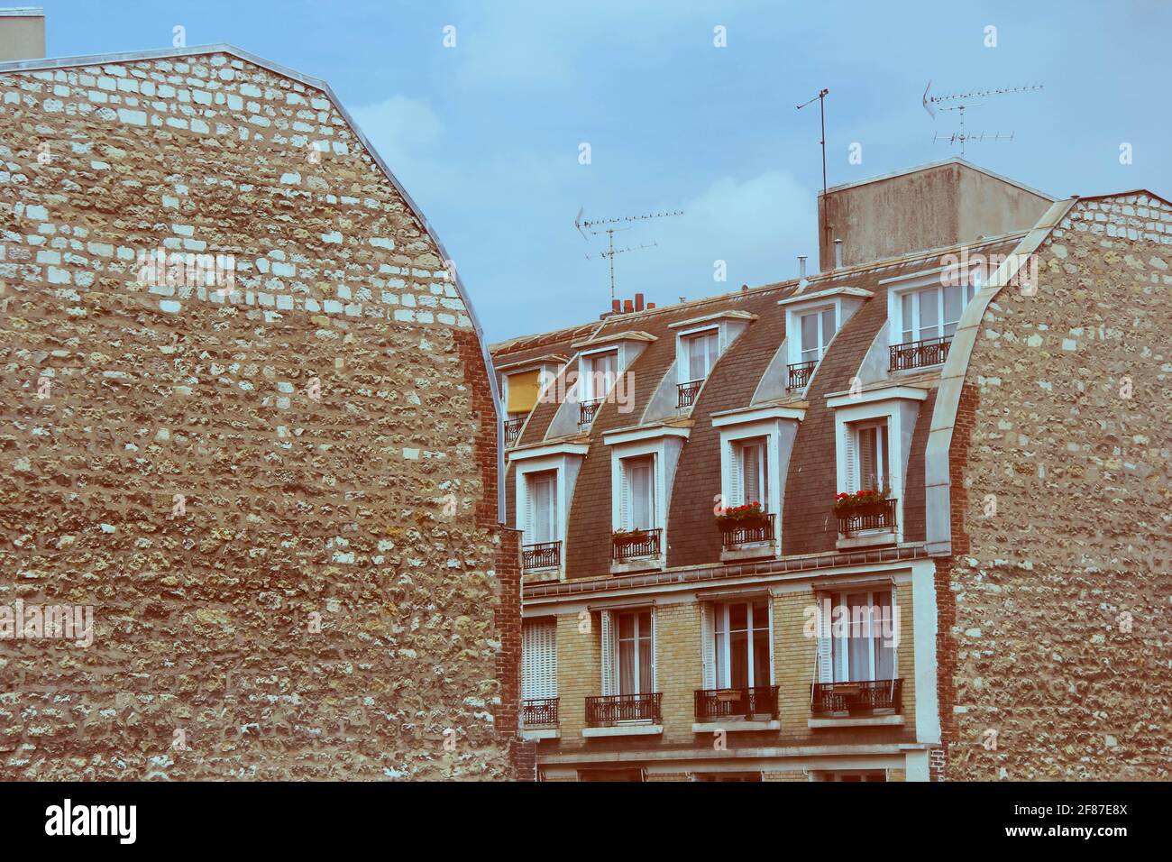 Edifici parigini. Stile Haussmann. Foto Stock