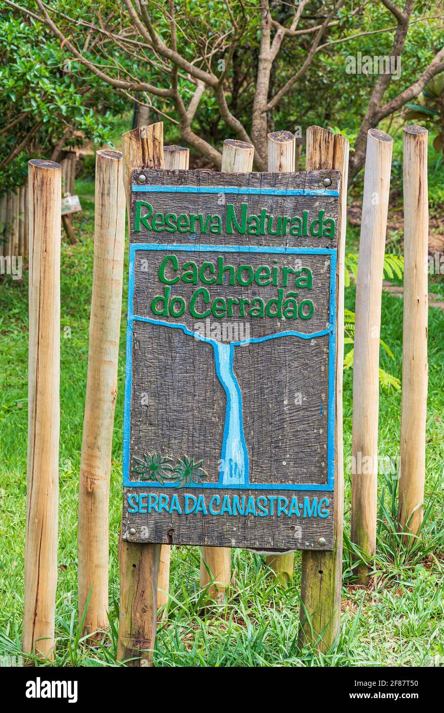 São Roque de Minas - MG, Brasile - 14 dicembre 2020: Accoglienza della Riserva Naturale della cascata di Cerradão a Serra da Canastra. Destinazione turistica di e. Foto Stock