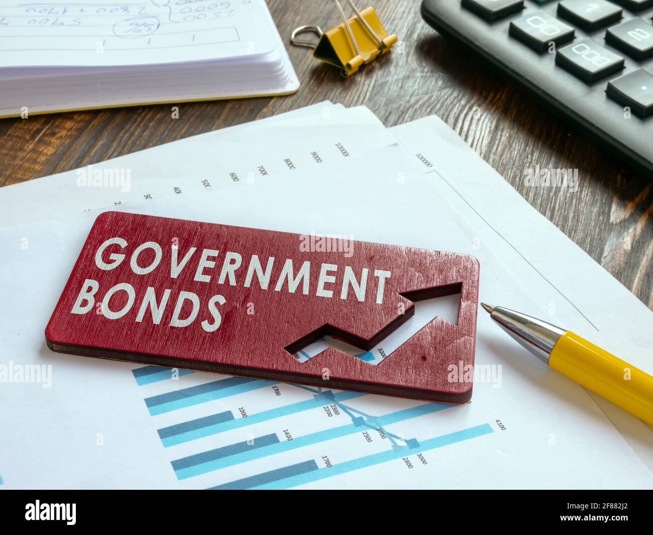 Targa con le parole e i documenti dei titoli di Stato. Foto Stock
