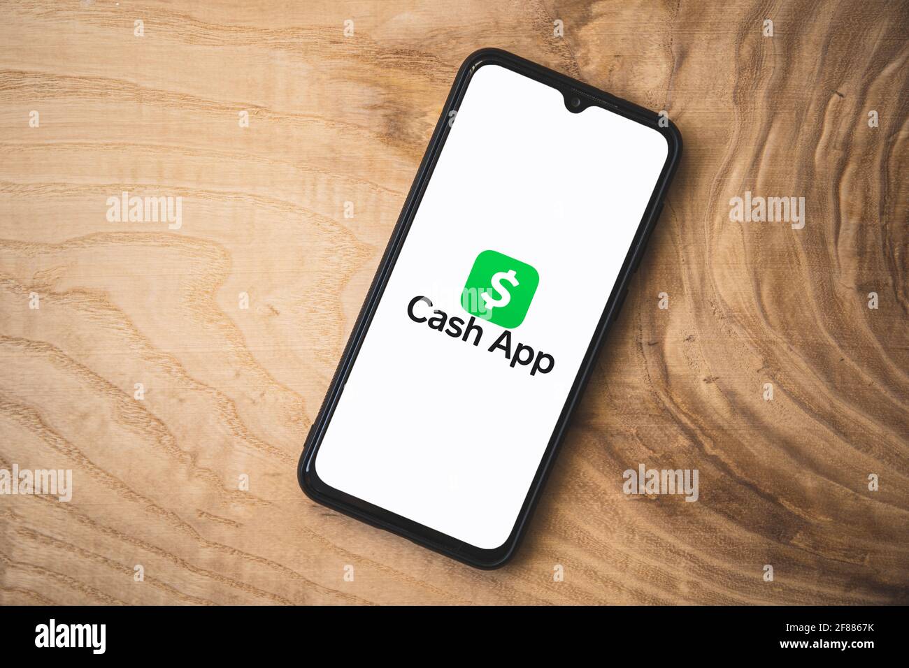 Cash App è un servizio di pagamento mobile sviluppato da Square, Inc., che consente agli utenti di trasferire denaro tra loro utilizzando un'app per telefono cellulare. Foto Stock