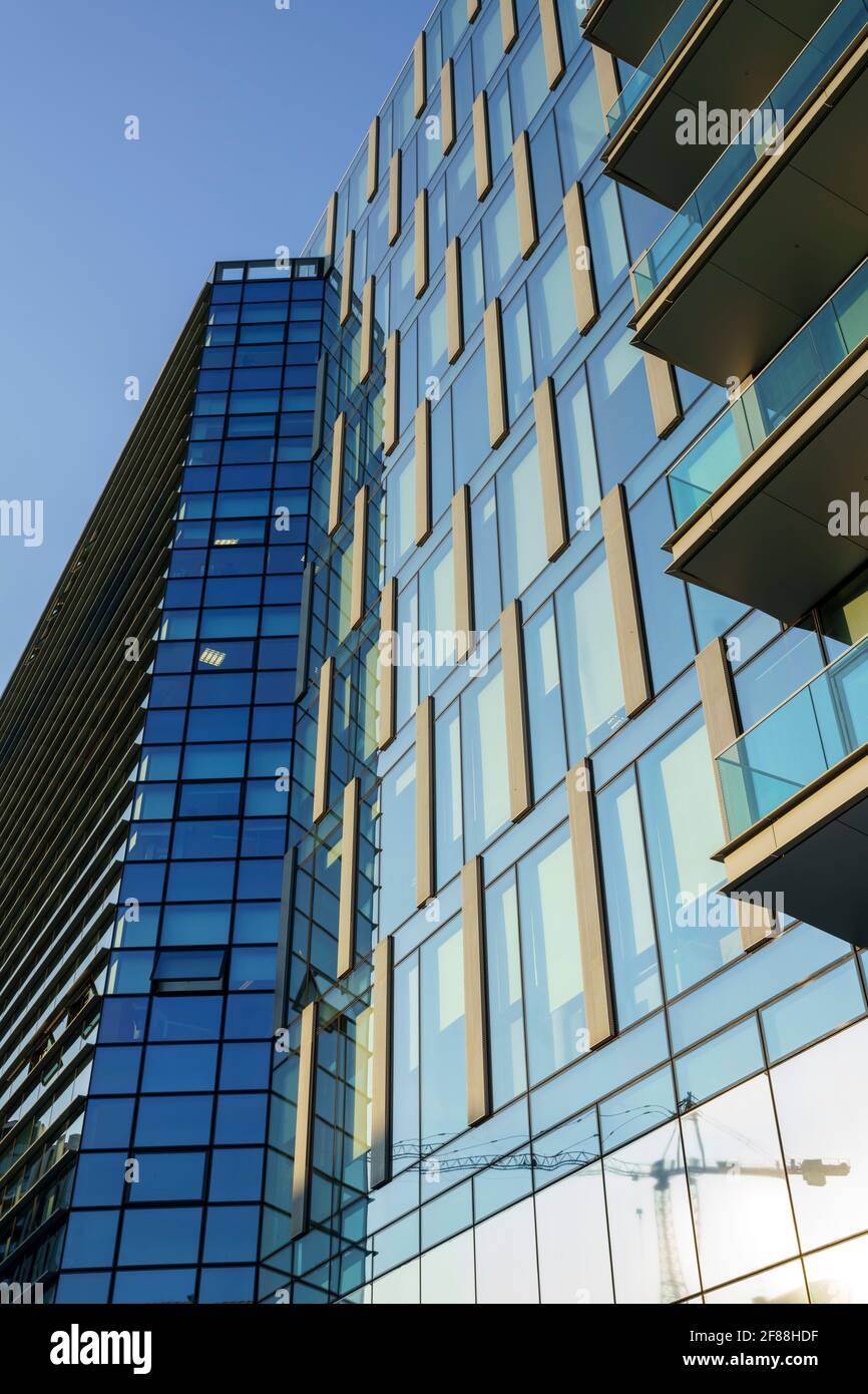 Milano, Lombardia, Italia: Esterno di moderni edifici in piazza Alvar Aalto Foto Stock