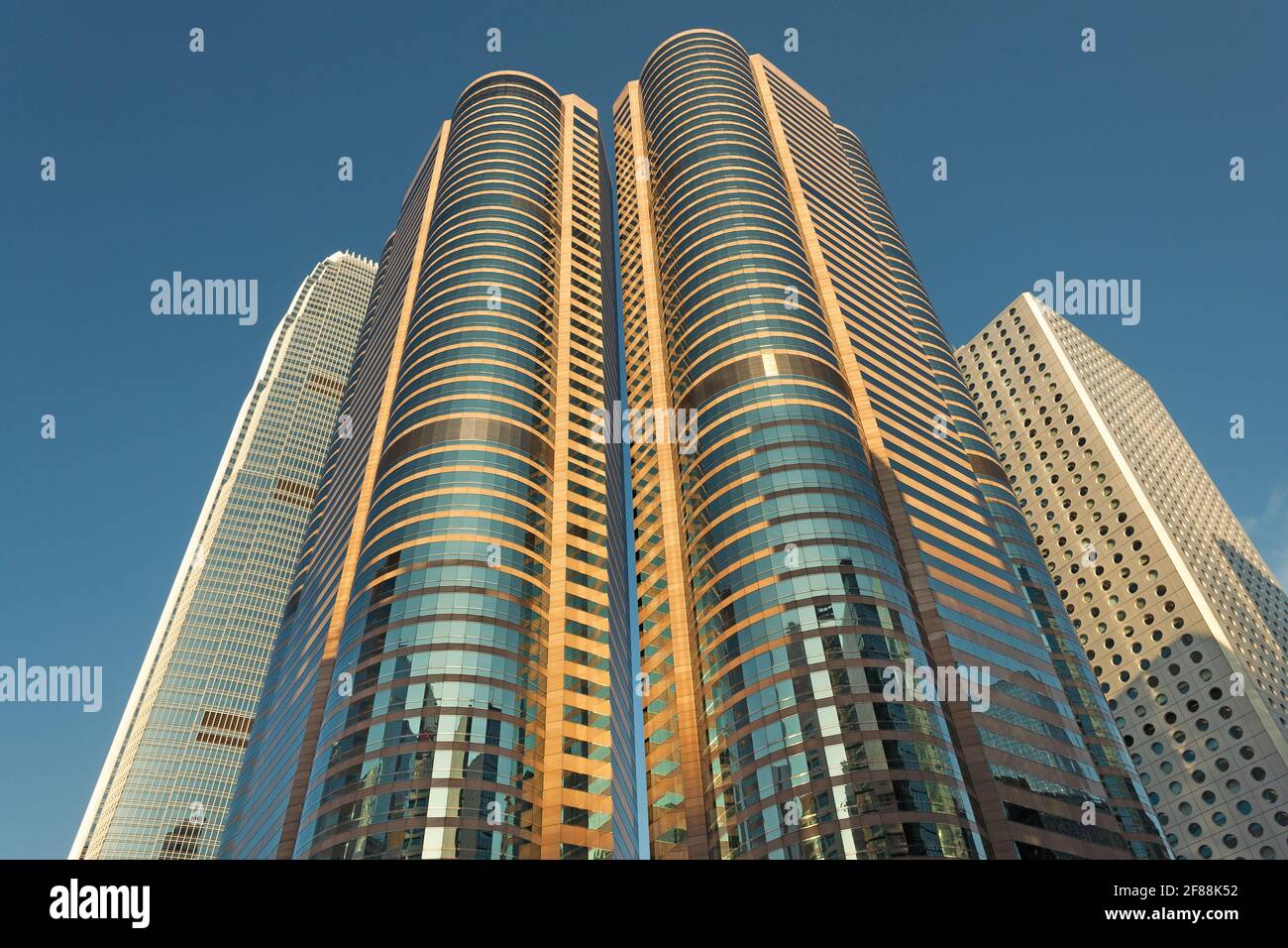 Quartiere centrale, Isola di Hong Kong, Hong Kong, Cina, Asia - Vista dei grattacieli moderni nel quartiere centrale di Hong Kong. Foto Stock