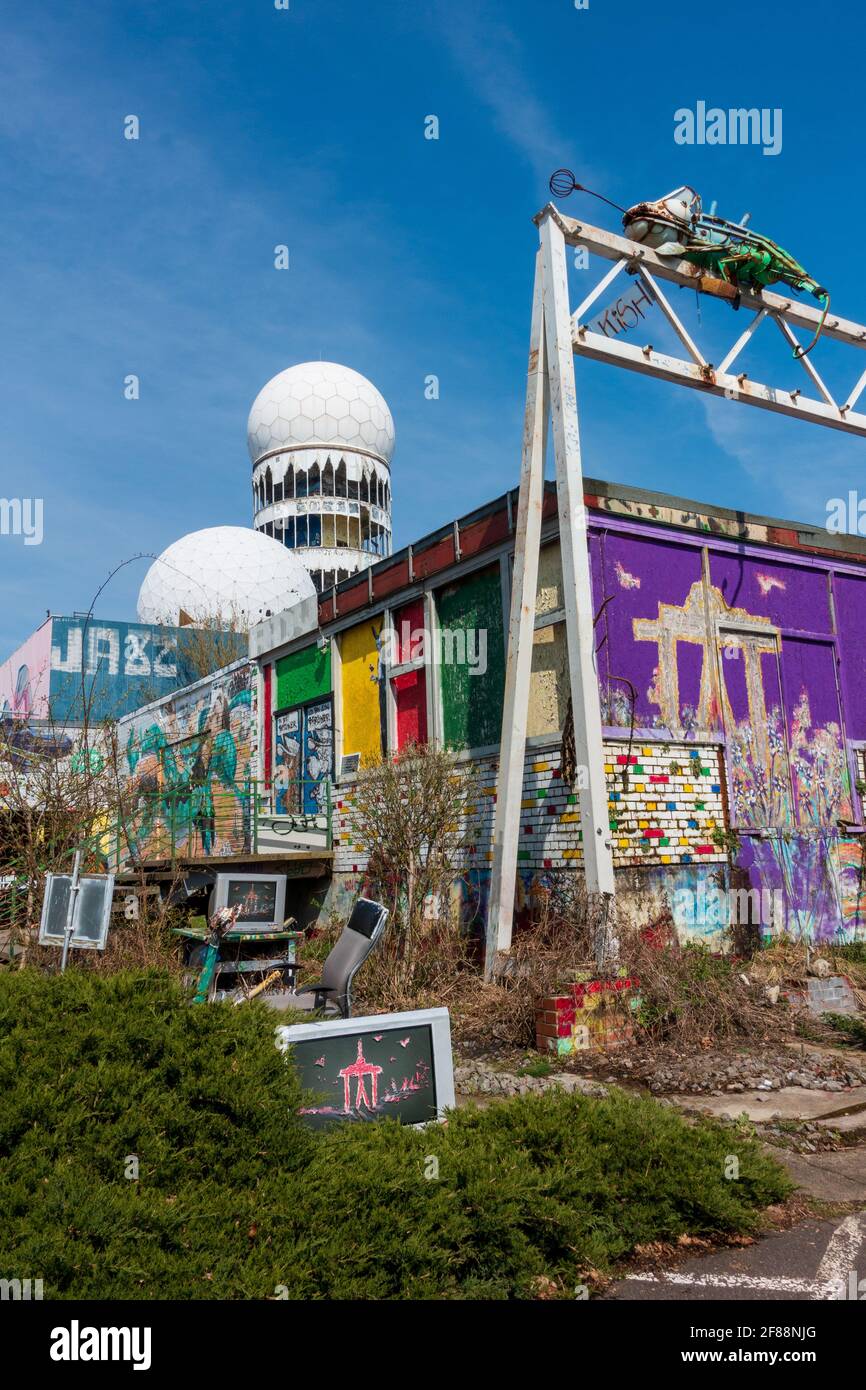 Ex stazione di ascolto della NSA della Guerra fredda in cima a Teufelsberg A Berlino Foto Stock