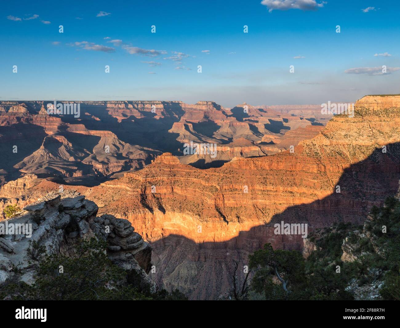 Splendide rocce sul versante sud del Grand Canyon. Foto Stock