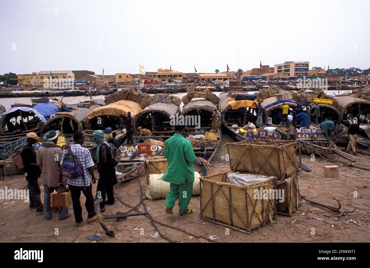 Porto di Mopti e mercato, Mopti, regione interna del Delta del Niger, Mali Foto Stock