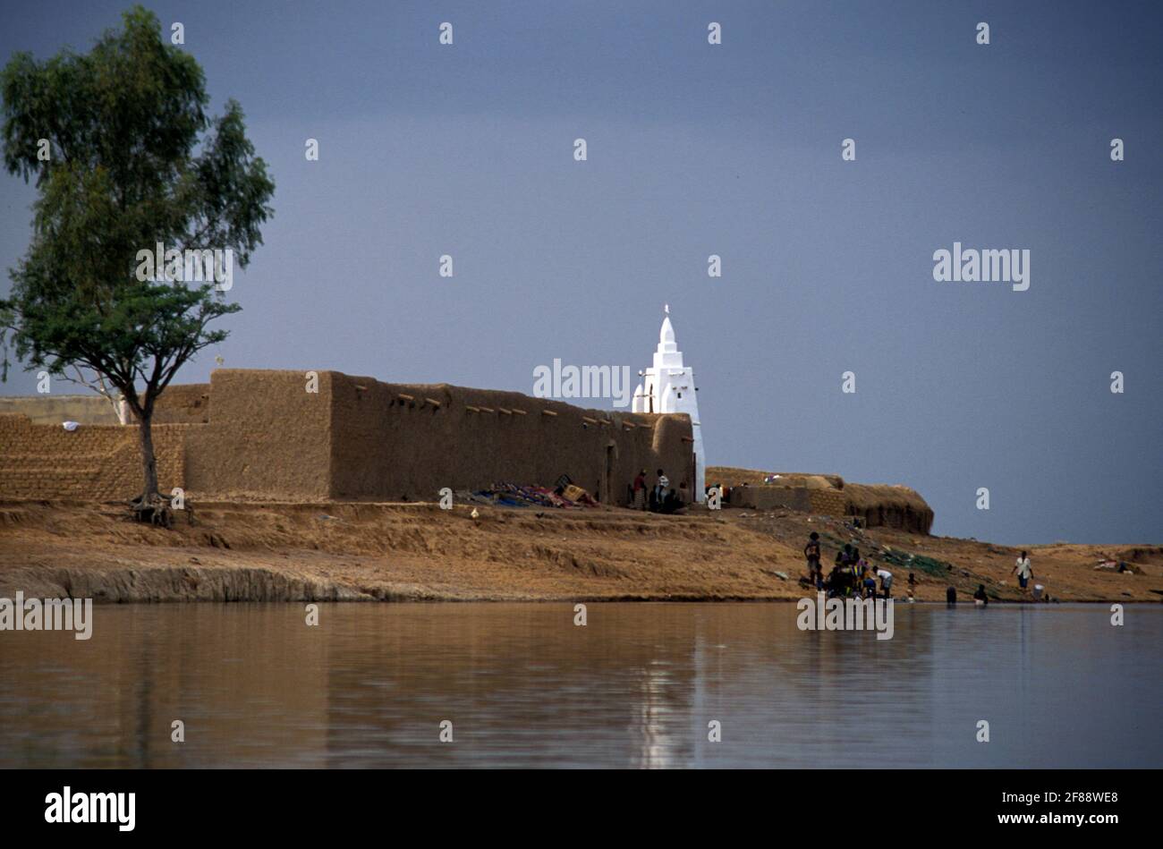 Moschea sulla riva del fiume Niger, Mopti, regione interna del Delta del Niger, Mali Foto Stock