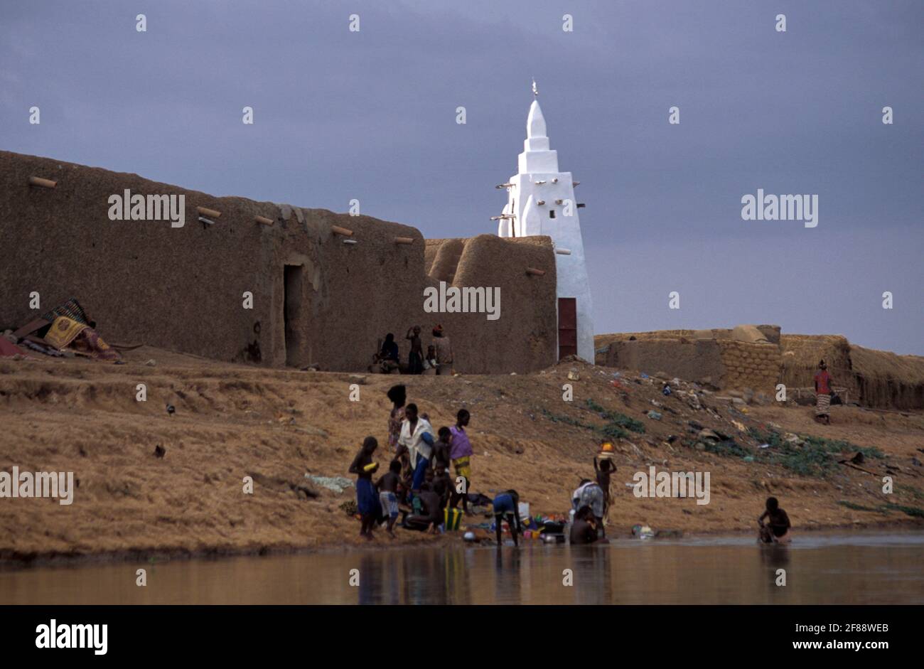 Moschea sulla riva del fiume Niger, Mopti, regione interna del Delta del Niger, Mali Foto Stock