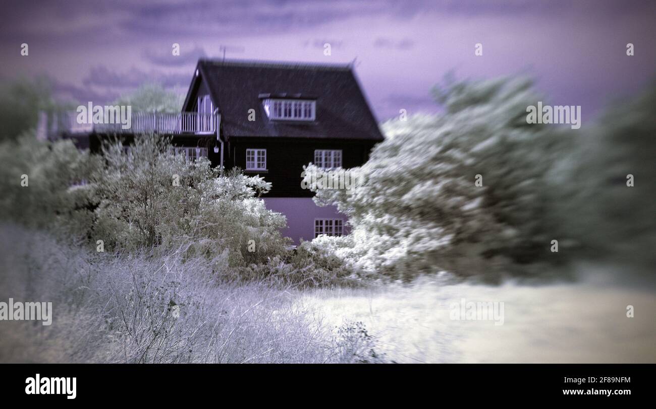 immagine a infrarossi del vecchio fienile Foto Stock