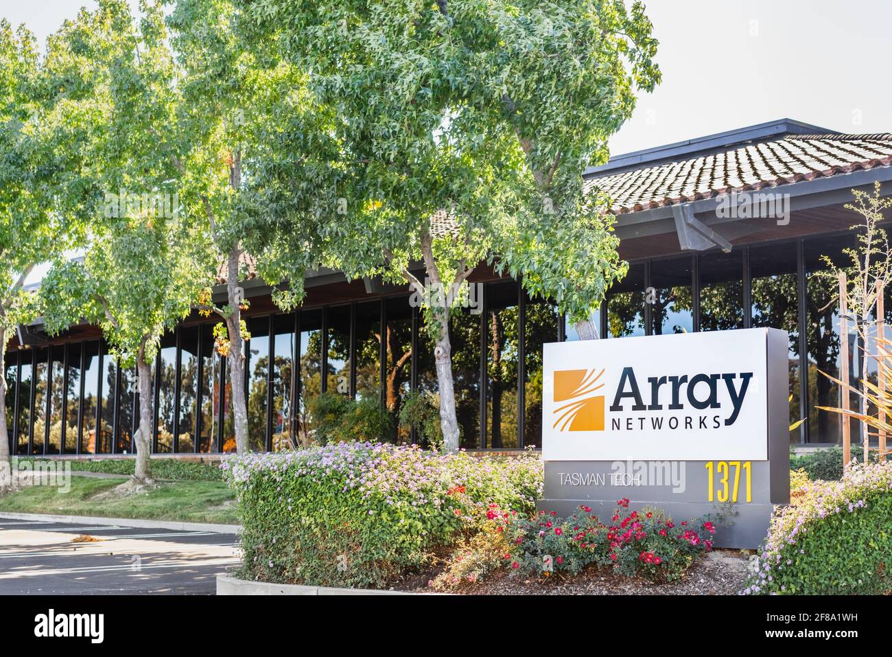 Set 24, 2020 Milpitas / CA / USA - sede centrale di Array Networks nella Silicon Valley; Array Networks Inc è una società americana di hardware di rete che d Foto Stock