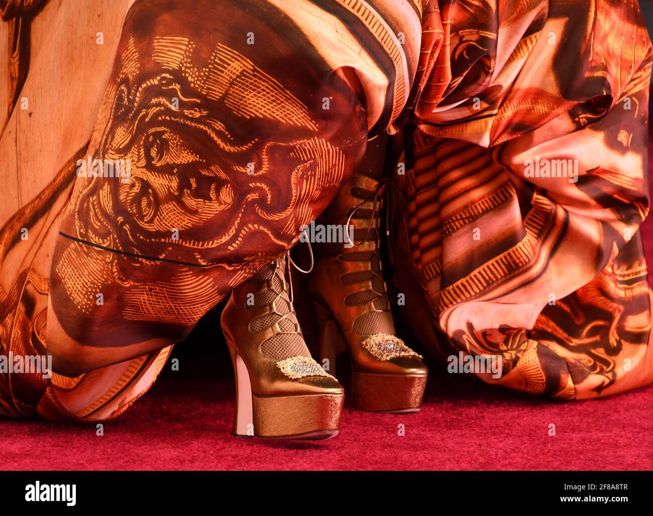 Billy Porter durante la 92esima edizione degli Oscar, si è tenuta domenica 9 febbraio 2020 presso il Dolby Theatre di Hollywood e Highland a Hollywood, California. Foto di Jennifer Graylock-Graylock.com 917-519-7666 Foto Stock