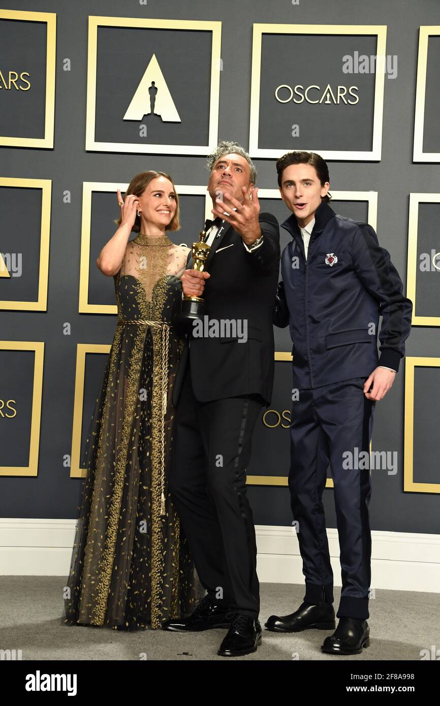 Natalie Portman, Taika Waititi, Timotee Chalamet, Jojo Rabbit nella Sala Stampa durante il 92esimo Oscar annuale Academy Awards, tenutosi domenica 9 febbraio 2020 presso il Dolby Theatre di Hollywood e Highland a Hollywood, California. Foto di Jennifer Graylock-Graylock.com 917-519-7666 Foto Stock