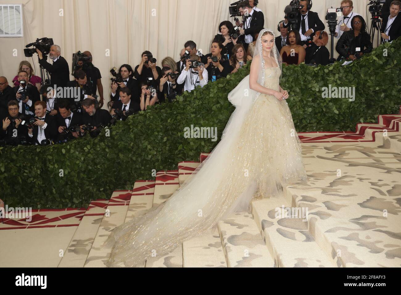 Kate Bosworth arriva al 2018 Met Costume Gala Heavenly Bodies, tenuto al Metropolitan Museum of Art di New York City, lunedì 7 maggio 2018. Foto di Jennifer Graylock-Graylock.com 917-519-7666 Foto Stock