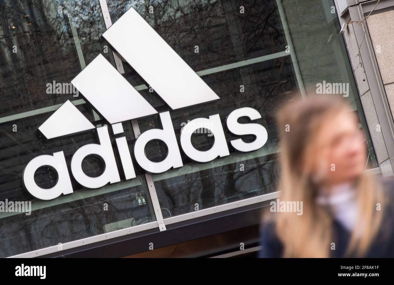 Adidas rivenditori on sale