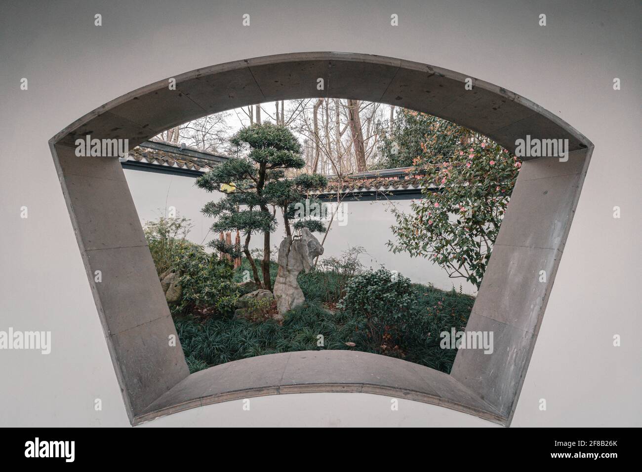 Paesaggi del giardino di Guo Zhuang nel lago occidentale di Hangzhou, che è un giardino cinese classico a Hangzhou, Cina Foto Stock