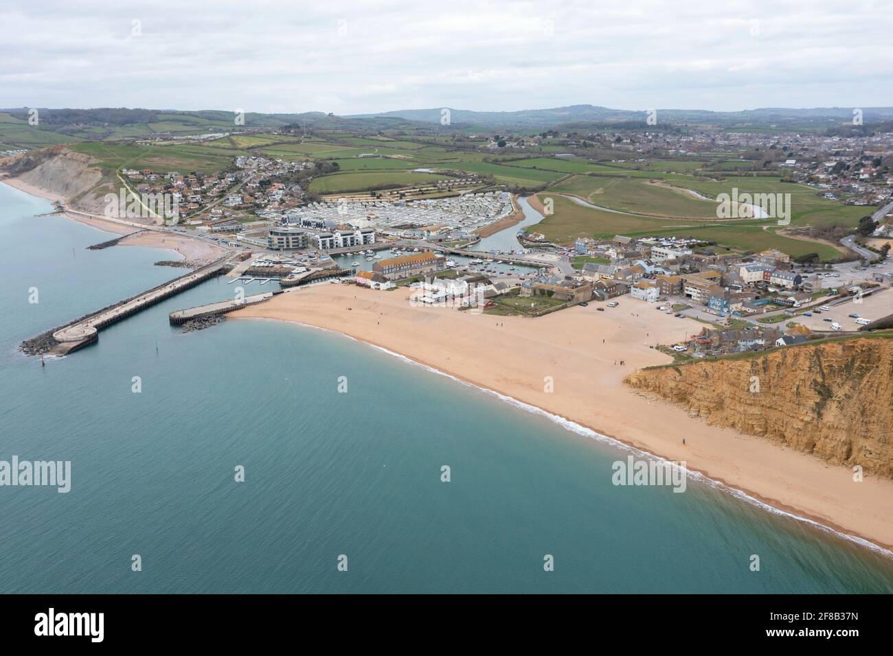 Vista aerea di West Bay vicino a Bridport, Dorset Foto Stock