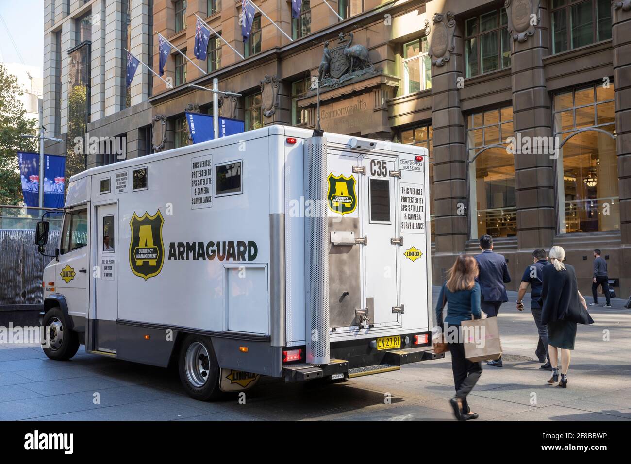 Furgone di sicurezza della Armaguard Bank parcheggiato a Martin Place Sydney fuori dalla filiale della banca ANZ, Sydney, Australia Foto Stock