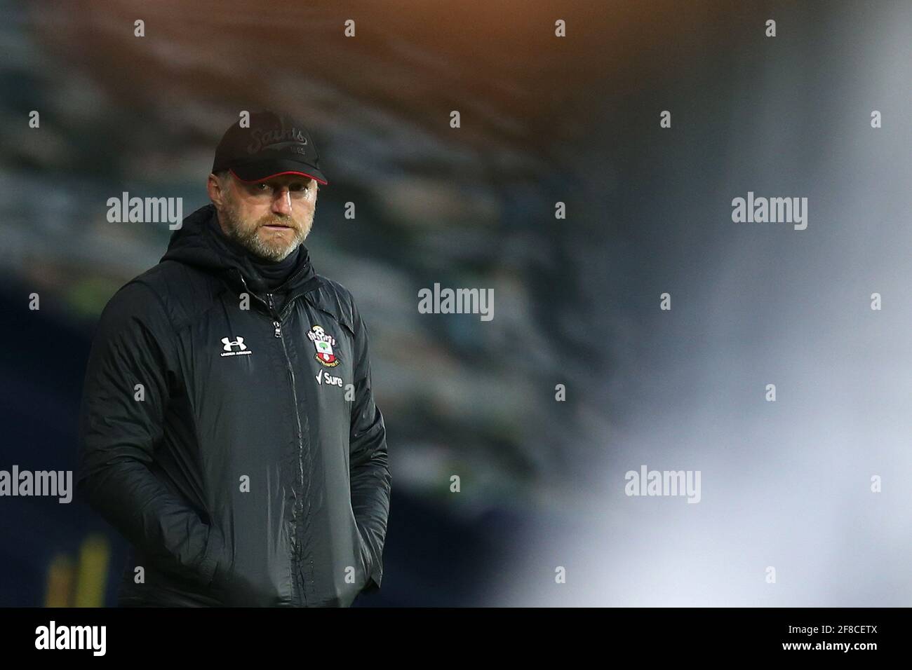 West Bromwich, Regno Unito. 12 Aprile 2021. Ralph Hasenhüttl, il direttore di Southampton, guarda sopra. Premier League, West Bromwich Albion v Southampton at the Hawthorns in West Bromwich, Midlands lunedì 12 aprile 2021. Questa immagine può essere utilizzata solo per scopi editoriali. Solo per uso editoriale, è richiesta una licenza per uso commerciale. Nessun utilizzo nelle scommesse, nei giochi o nelle pubblicazioni di un singolo club/campionato/giocatore. pic di Andrew Orchard/Andrew Orchard sports photography/Alamy Live news Credit: Andrew Orchard sports photography/Alamy Live News Foto Stock
