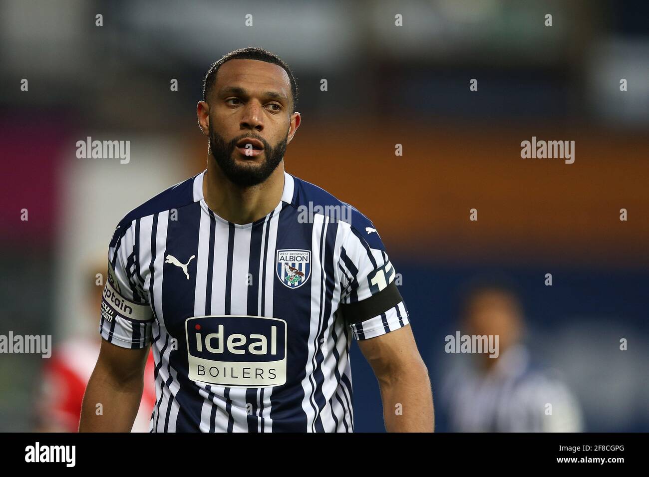 West Bromwich, Regno Unito. 12 Aprile 2021. Matt Phillips di West Bromwich Albion guarda sopra. Premier League, West Bromwich Albion v Southampton at the Hawthorns in West Bromwich, Midlands lunedì 12 aprile 2021. Questa immagine può essere utilizzata solo per scopi editoriali. Solo per uso editoriale, è richiesta una licenza per uso commerciale. Nessun utilizzo nelle scommesse, nei giochi o nelle pubblicazioni di un singolo club/campionato/giocatore. pic di Andrew Orchard/Andrew Orchard sports photography/Alamy Live news Credit: Andrew Orchard sports photography/Alamy Live News Foto Stock
