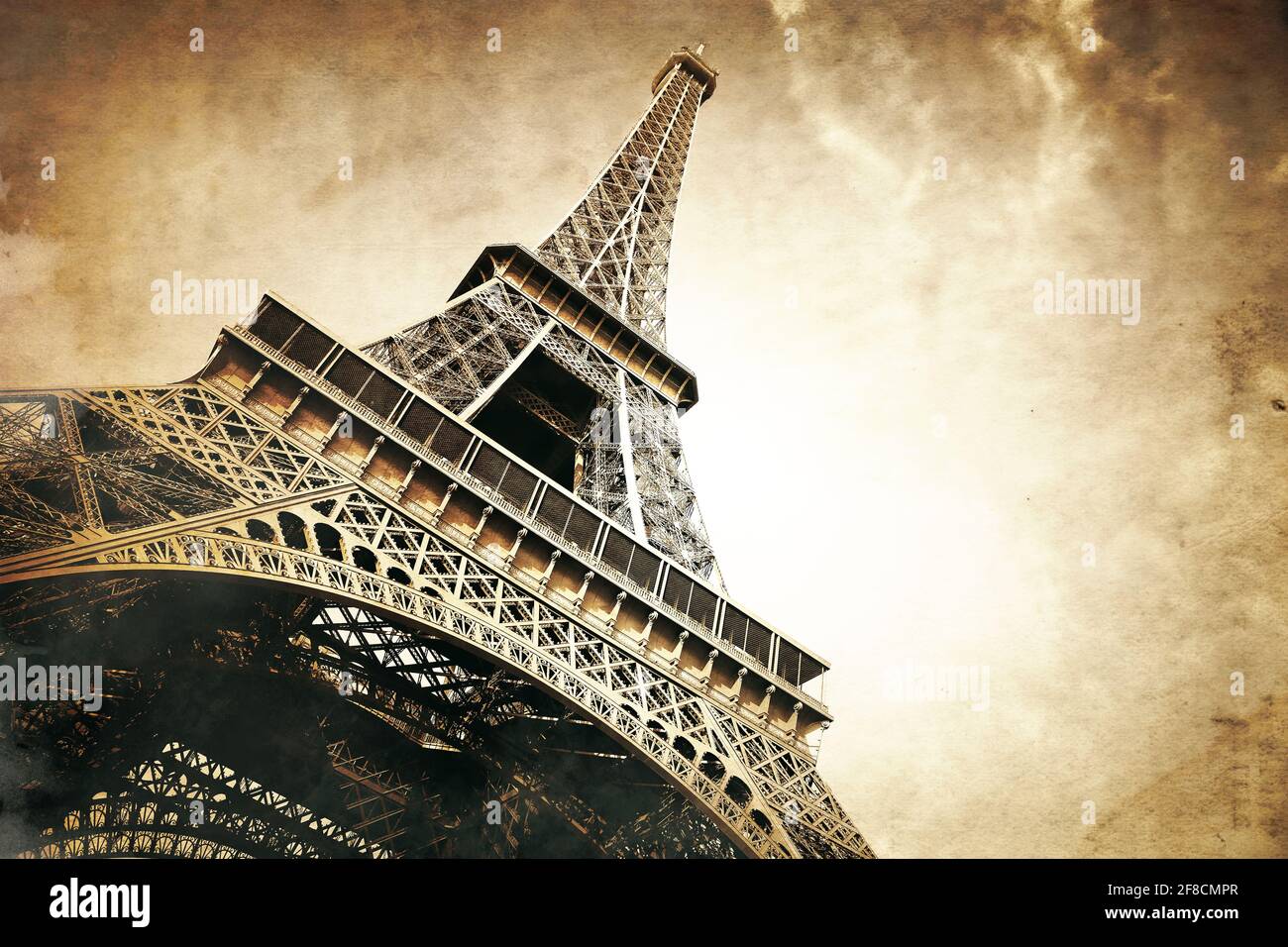Torre Eiffel a Parigi in stile retrò su carta d'epoca Foto Stock