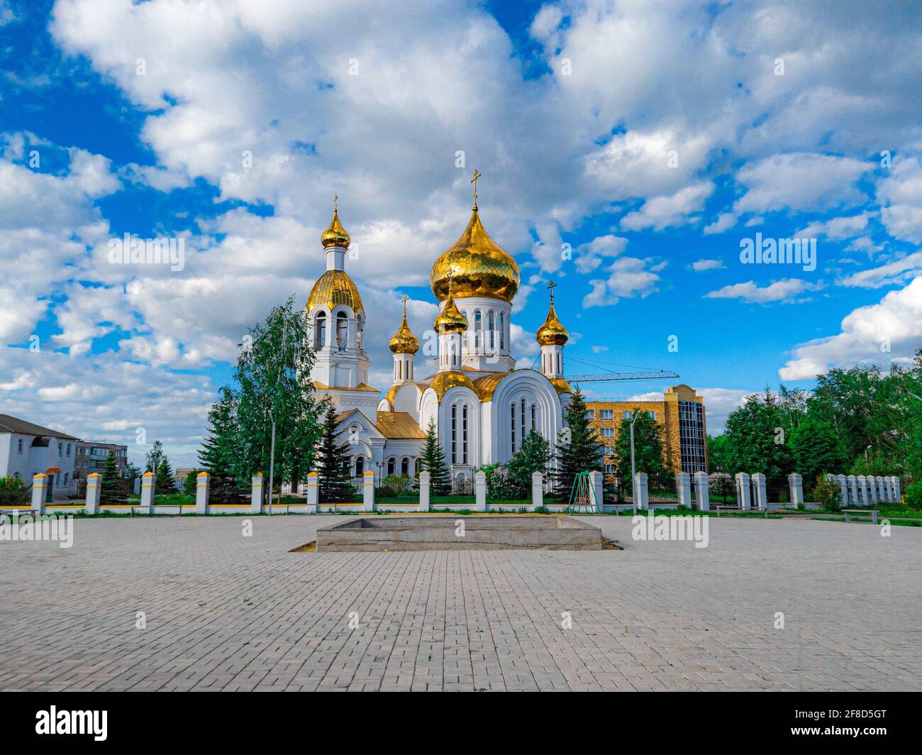 Chiesa cristiana ortodossa nella campagna russa Foto Stock