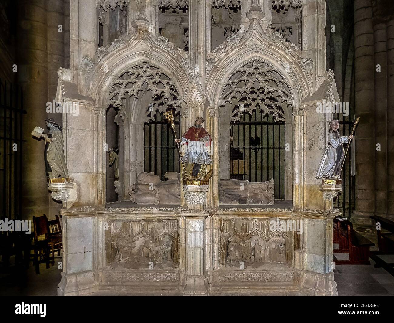 Tomba nel Monastero di San Juan de Ortega, Spagna, 19 ottobre 2009 Foto Stock