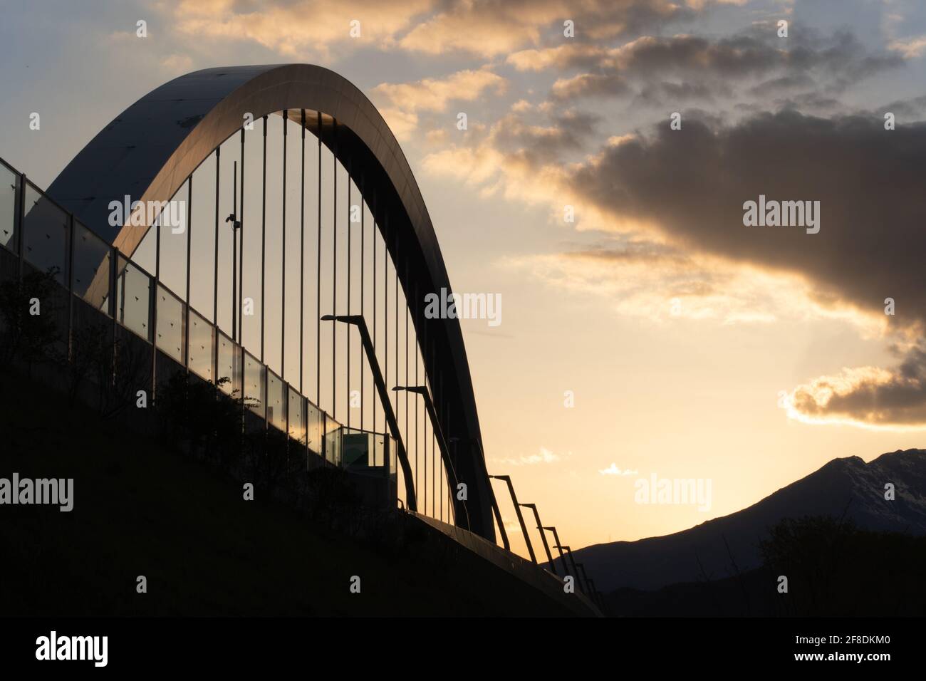 Il Viadotto Marchetti Viadotto sull'autostrada d'Ivrea nella regione del Canavese in Piemonte, vicino Torino in Piemonte Foto Stock