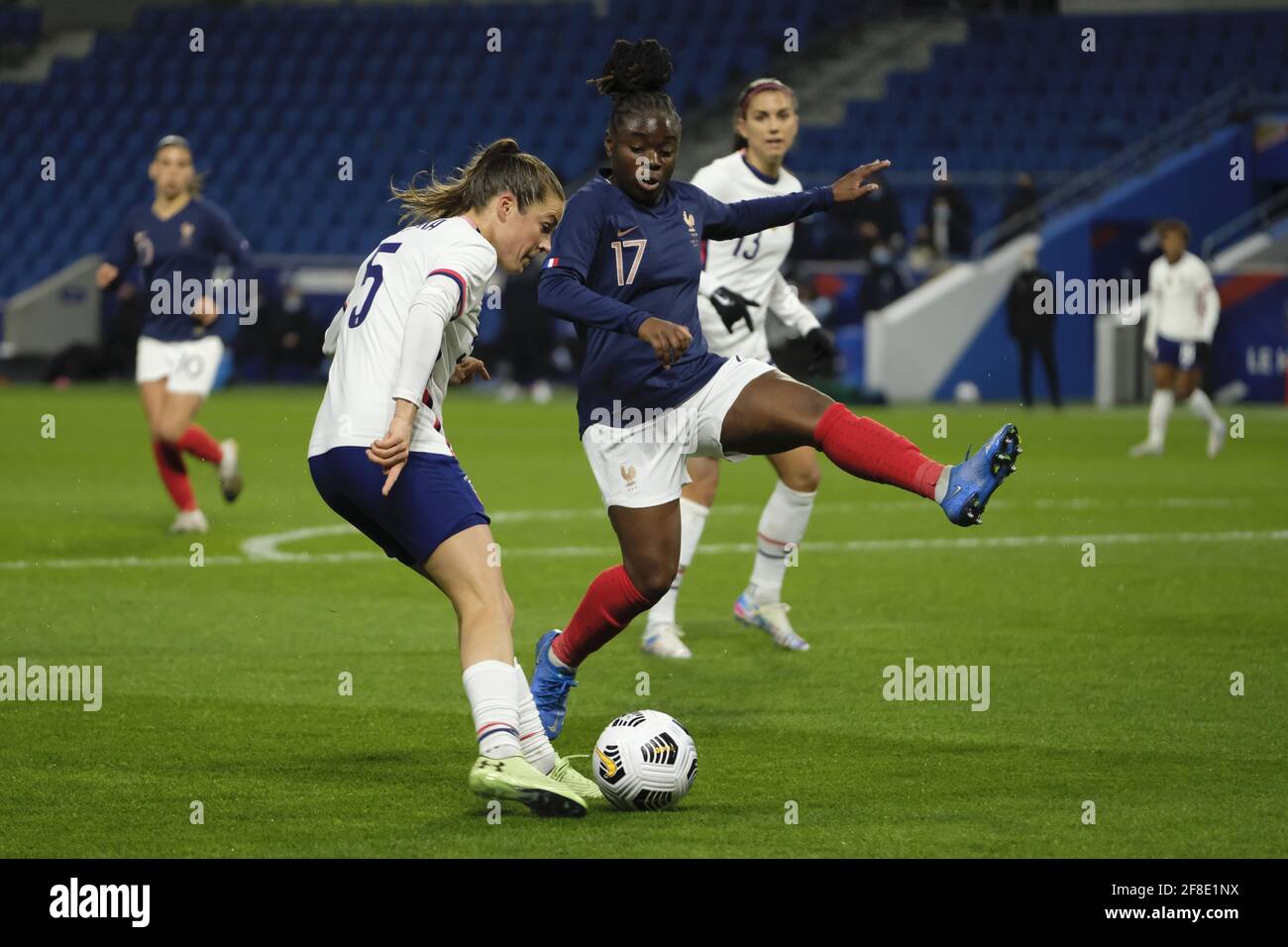 Le Havre, Normandia, Francia. 14 Apr 2021. Il difensore della squadra degli  Stati Uniti KELLY OHARA in azione durante la partita di calcio femminile  tra la Francia e gli Stati Uniti all'Ocean