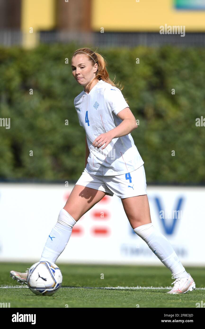 Glodis Perla Vigosdottir (Islanda) durante la partita UEFA 'Donne Euro 2022  Inghilterra Qualifiche' tra Italia Donne 1-1 Islanda Donne allo stadio Enzo  Bearzot il 13 aprile 2021 a Firenze, Italia. Credit: Maurizio