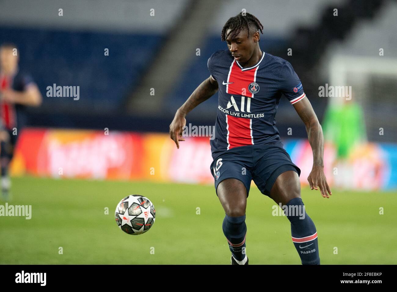 Moise Kean del PSG in azione durante la UEFA Champions League, quarto finale seconda tappa tra Parigi Saint Germain e Bayern Munchen al Parc des Princes, il 13 aprile 2021 a Parigi, Francia. Foto di David Niviere/ABACAPRESS.COM Foto Stock