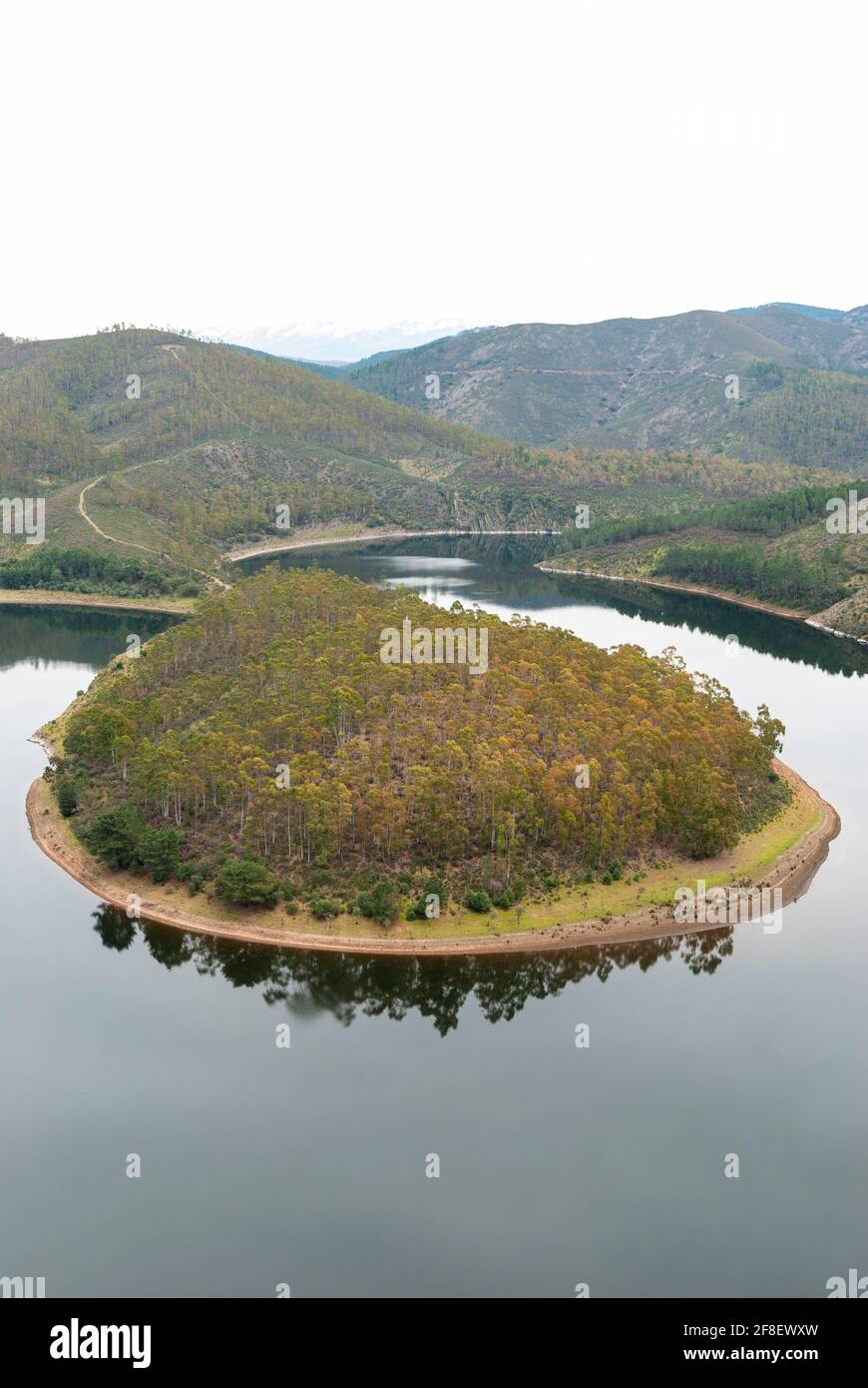 Meandro meandro nella sorgente di Las Hurdes, Estremadura, Spagna Foto Stock