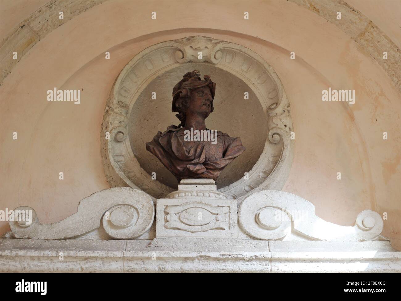 Elegante camera con decorazione di una scultura classica al Museo e Giardino Vizcaya. Foto Stock