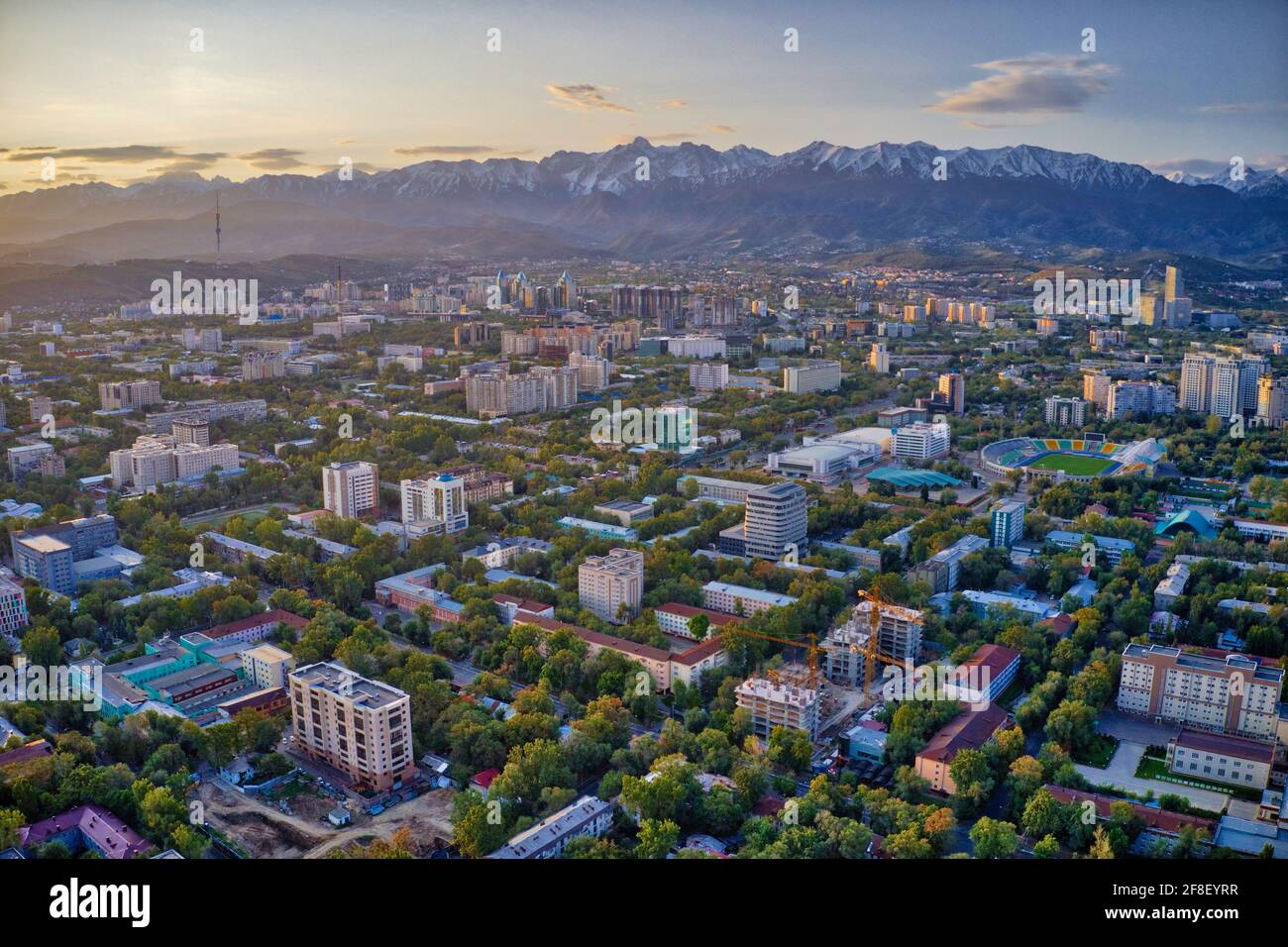 Vista mattutina della città di Almaty presa @Almaty, Kazakhtan Foto Stock