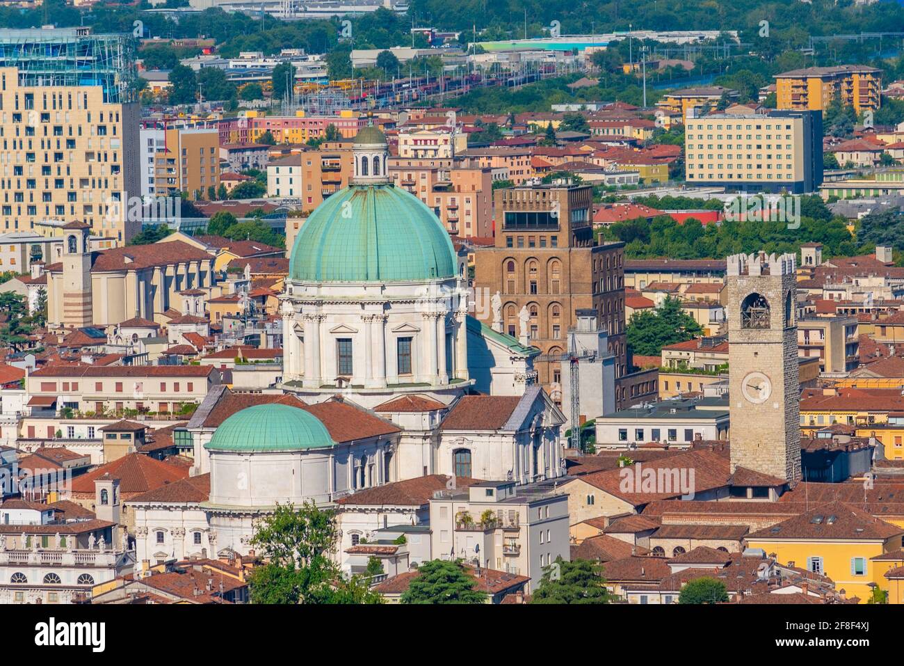 Cattedrale di Santa Maria Assunta e veduta aerea dell'italiano Città Brescia Foto Stock