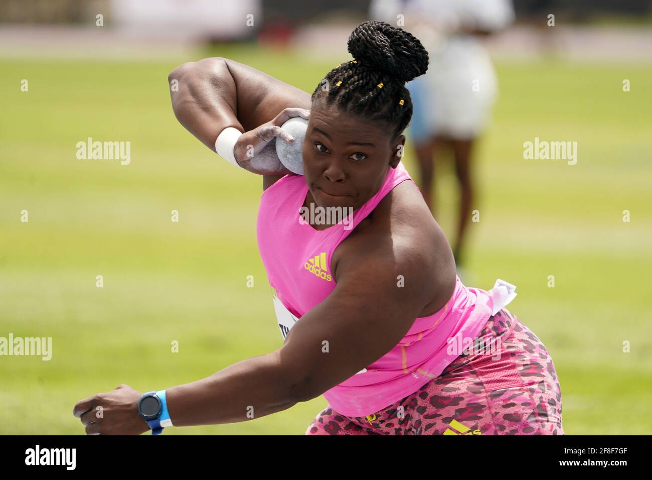 Danniel Thomas-Dodd’ (JAM) vince il colpo femminile messo a 62-10 3/4 (19.17 m) durante il Miramar Invitational, Sabato 10 aprile 2021, a Miramar, Fla. Foto Stock