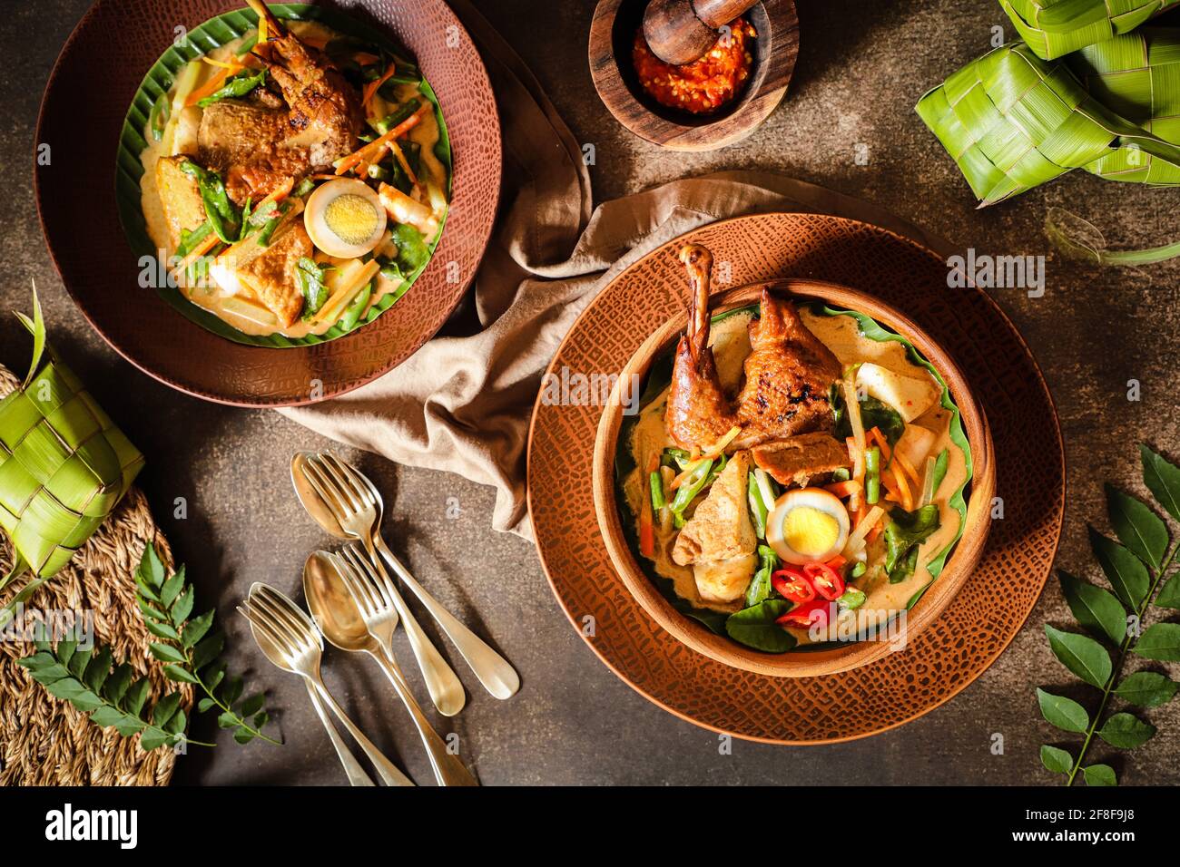 Ketupat Lebaran. Piatto celebrativo durante le Eid Holydays in Indonesia Foto Stock