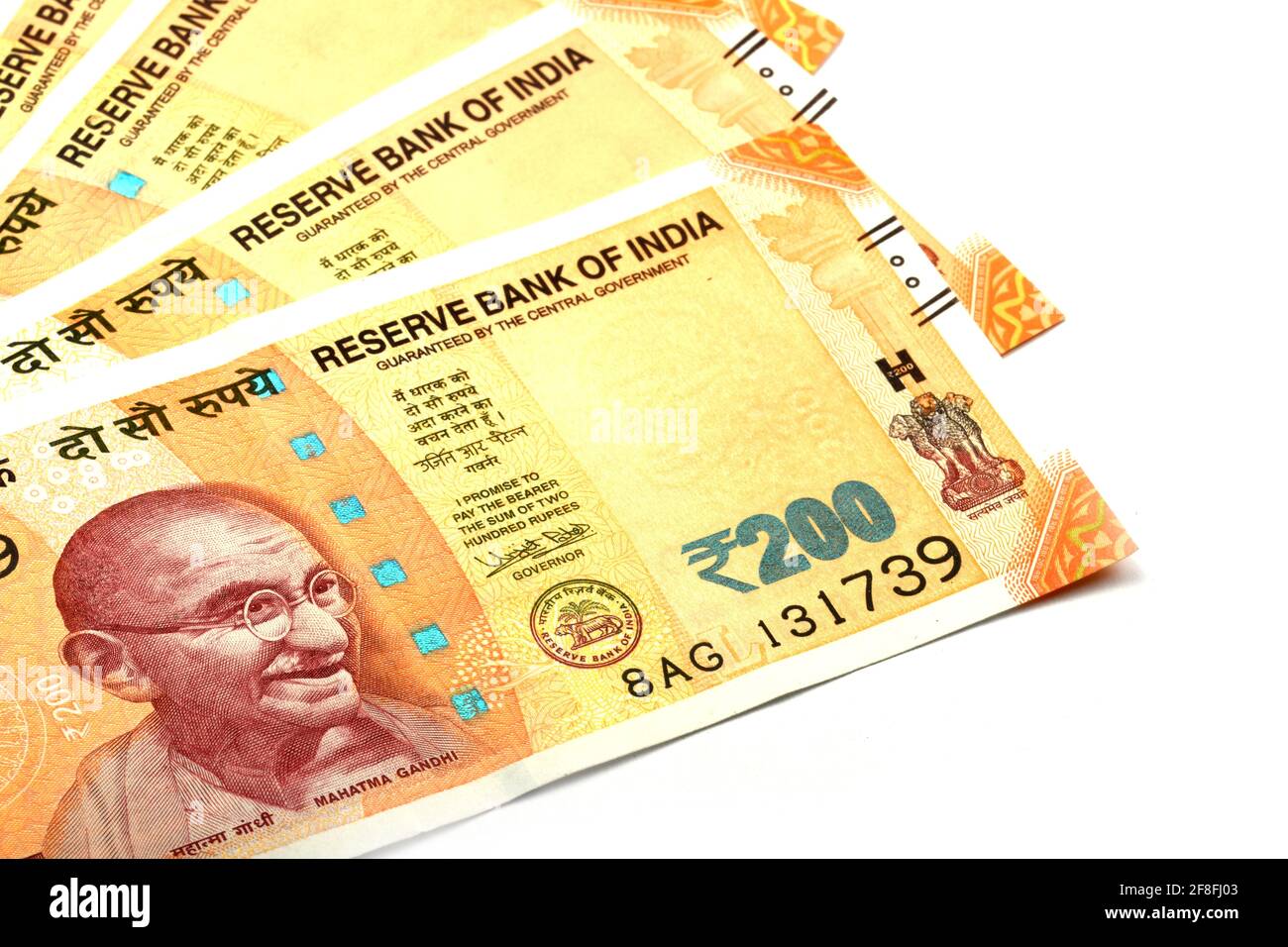 Nuova valuta indiana di 200 rupie nota su sfondo bianco isolato, valuta indiana, rupia, rupia indiana, denaro indiano Foto Stock