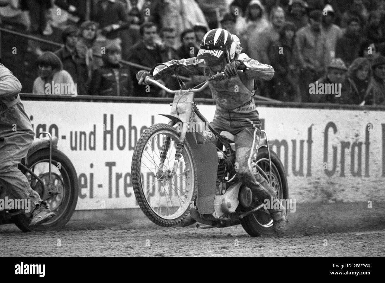 Egon MUELLER, Germania, speedway driver, azione, bianco e nero, Bianco e nero, bianco e nero, monocromatico, SW monocromatico, bianco e nero foto, al circuito di Bopfingen, 17.10.1976 Â | utilizzo in tutto il mondo Foto Stock