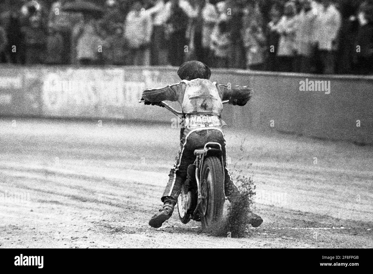 Egon MUELLER, Germania, speedway driver, azione, bianco e nero, Bianco e nero, bianco e nero, monocromatico, SW monocromatico, bianco e nero foto, al circuito di Bopfingen, 17.10.1976 Â | utilizzo in tutto il mondo Foto Stock