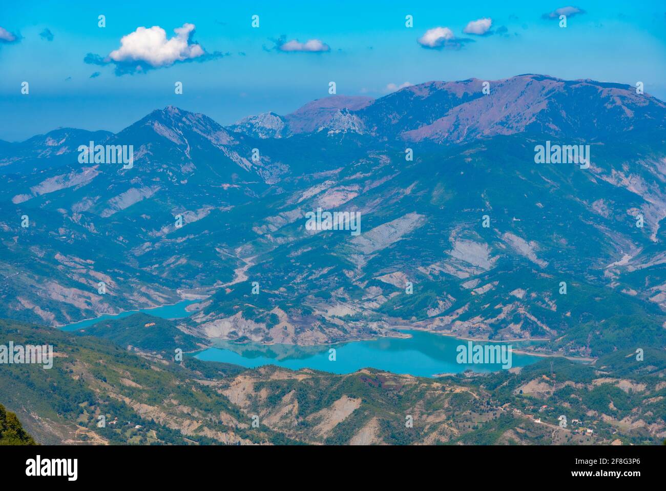 Lago di Bovilla nel parco nazionale di Dajti in Albania Foto Stock