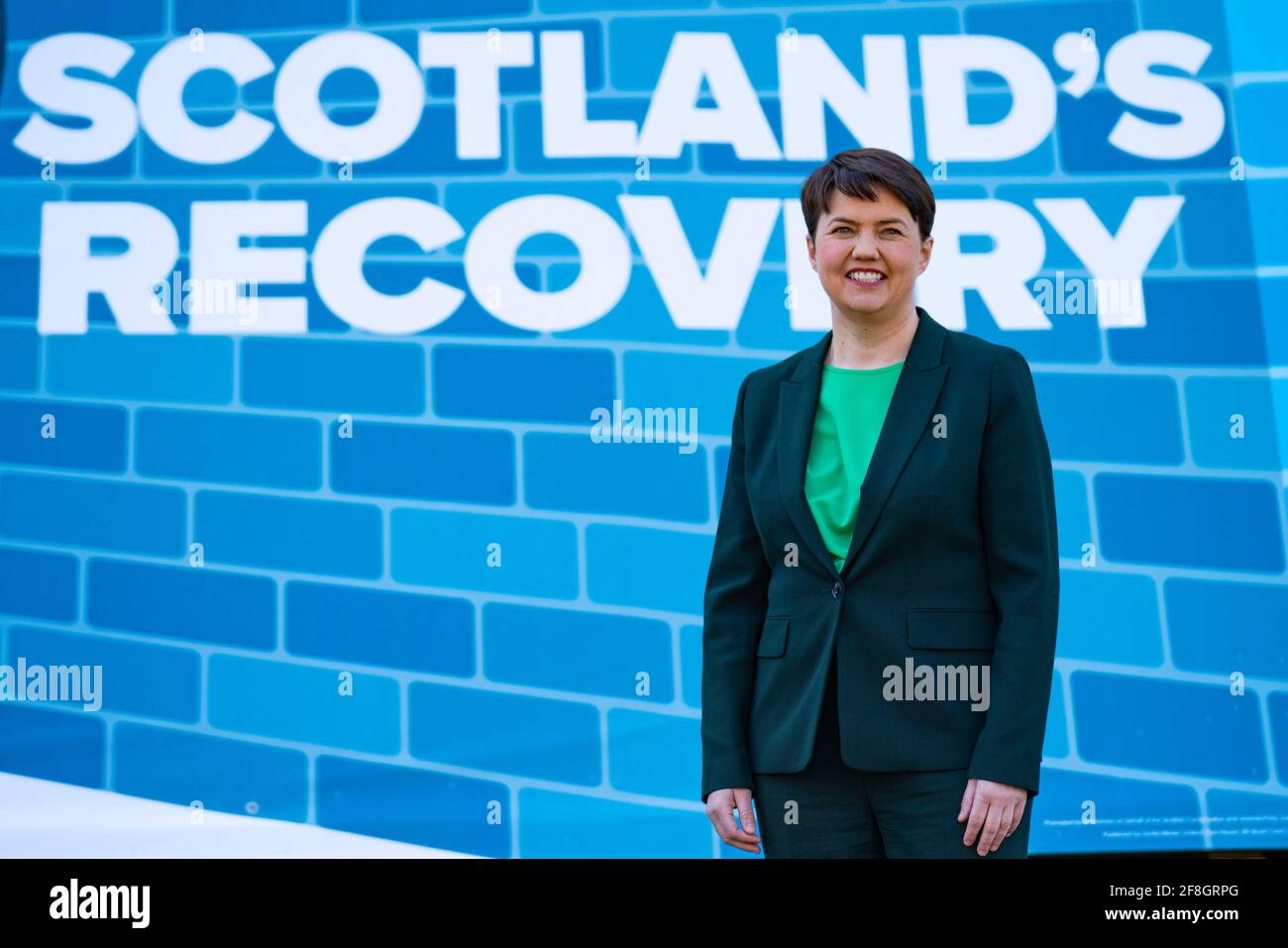 Edimburgo, Scozia, Regno Unito. 14 aprile 2021. Il leader dei conservatori scozzesi Douglas Ross e Ruth Davidson lanciano oggi a Edimburgo la campagna di voto per la lista dei partiti dei conservatori scozzesi. Iain Masterton/Alamy Live News Foto Stock