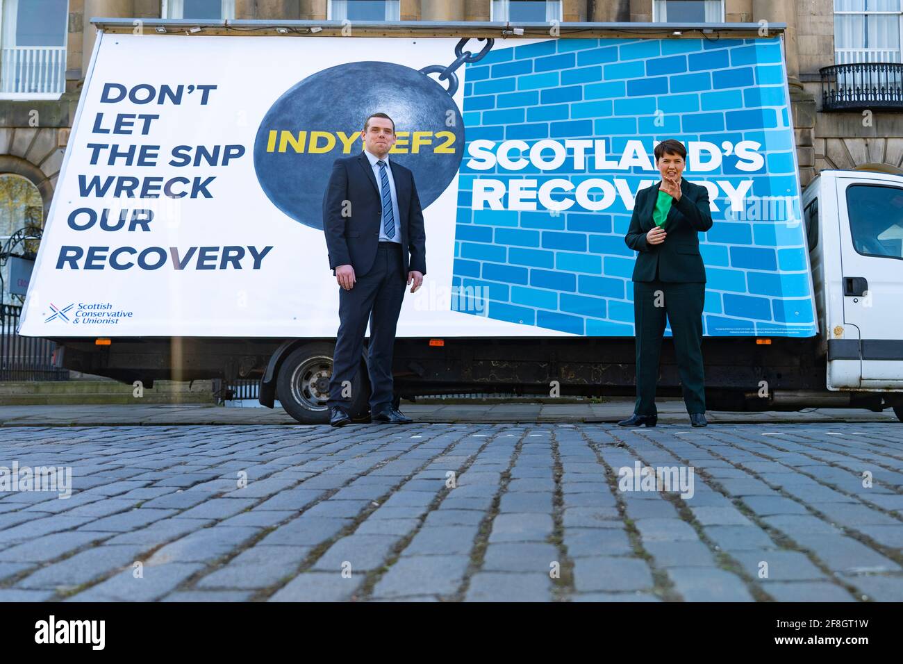 Edimburgo, Scozia, Regno Unito. 14 aprile 2021. Il leader dei conservatori scozzesi Douglas Ross e Ruth Davidson lanciano oggi a Edimburgo la campagna di voto per la lista dei partiti dei conservatori scozzesi. Iain Masterton/Alamy Live News Foto Stock