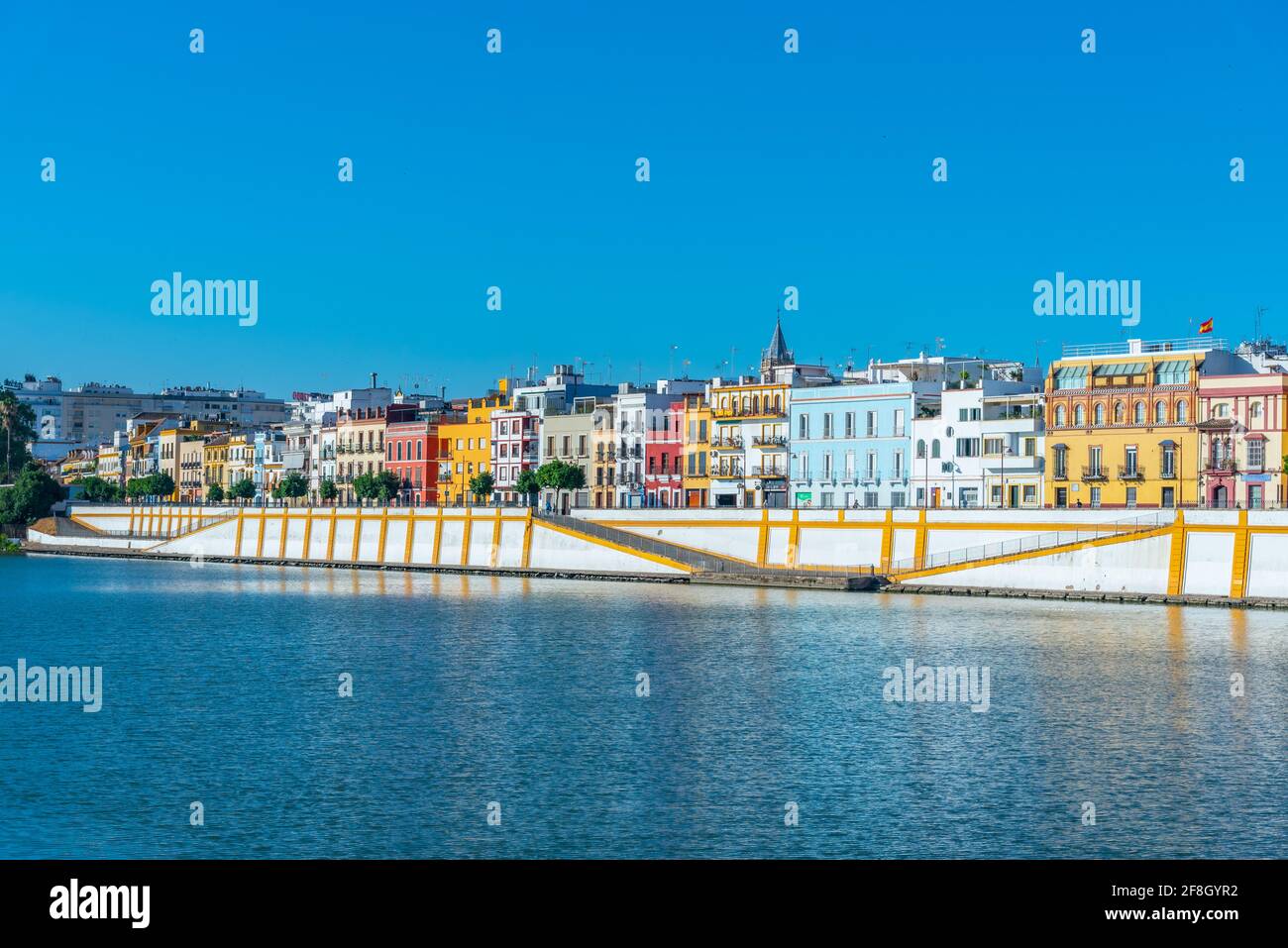 Triana quartiere dietro il fiume Guadalquivir a Siviglia, Spagna Foto Stock